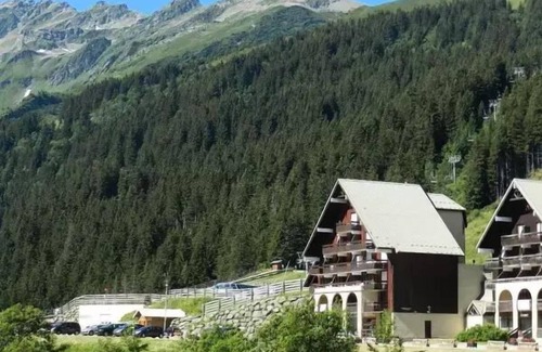 Le Pleynet Apartment | Residence Roches Noires - Studio for 4 People