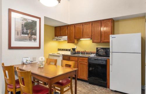 Merrimack Hotel | Residences at Daniel Webster
