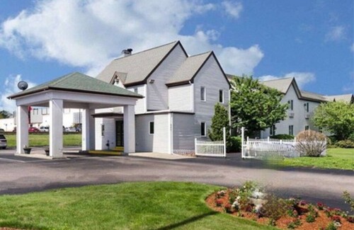 Marlborough Apartment | Residences at Solomon Pond