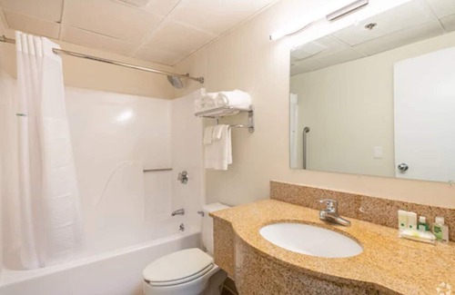 Marlborough Apartment | Residences at Solomon Pond