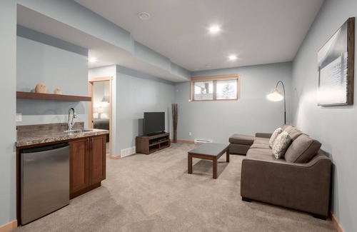 East Kootenay House | Residences 3 Bedroom Findlay Condo: Unit 08