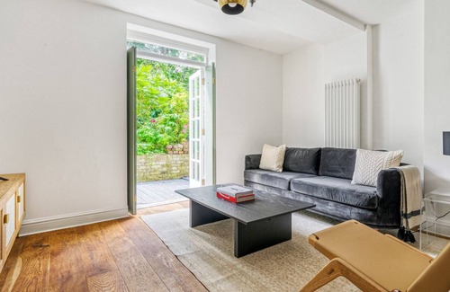Cantelowes Apartment | Residential Quiet Camden / Kentish Town 2BR, 8 min to st., by Blueground