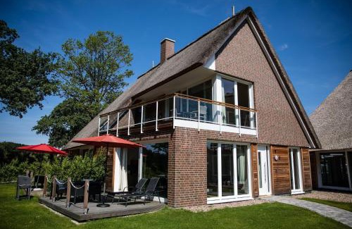 Bad Zwischenahn Apartment | Residenz - Lichtermeer - Seeterrasse - Sauna - Parkplatz