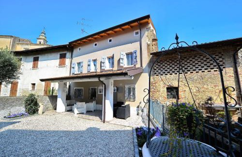 Castellaro Lagusello House | Residenza al Castello