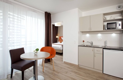 Curial Cambrai Apartment | Residhome Paris Rosa Parks