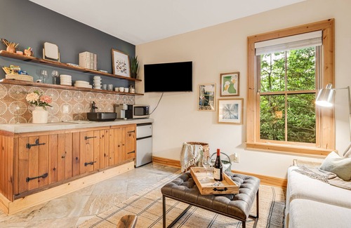 Saluda Cottage | Resilience Road Cottage: Walk to Downtown Saluda, Close to Hiking & Activities!