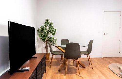 Doctor Barraquer-Grupo Renfe-Policlinico Apartment | Resolana Home Sevilla!
