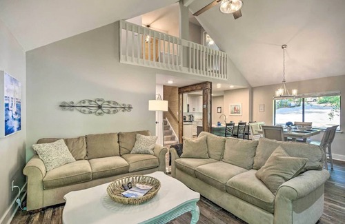 Salem House | Resort Access - Lake - Pools -Pickleball - Gym. Spacious townhome for groups