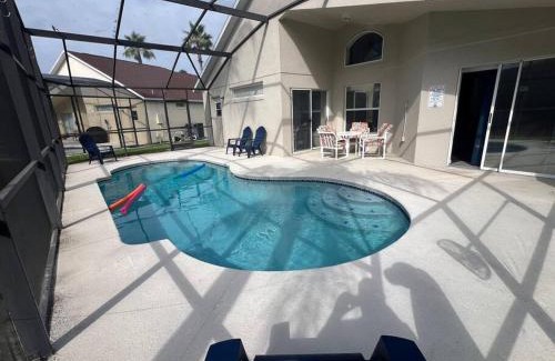 Lake Berkley House | Resort Community 4 Bedroom Family Home, Pool & 15 Min Disney