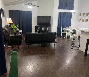 Lake Berkley House | Resort Community 4 Bedroom Family Home, Pool & 15 Min Disney
