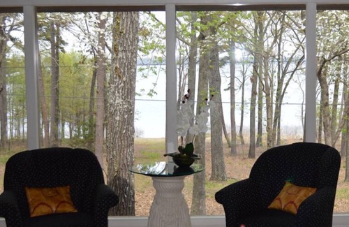 Eden Isle House | Resort community, 50 yards from the lake, near marina, family & pet friendly
