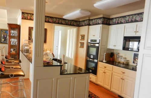 Eden Isle House | Resort community, 50 yards from the lake, near marina, family & pet friendly