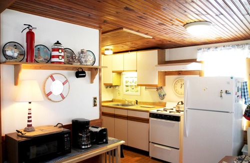 Wells Cottage | Resort cottage with water views in Maine