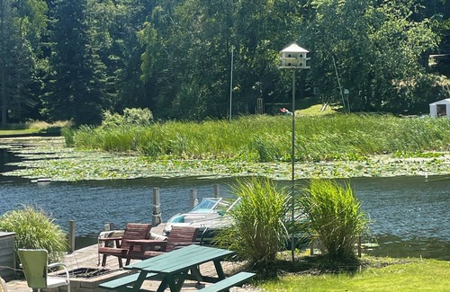 Ludington Cottage | Resort cottages on 650’ of frontage to Hamlin lake.