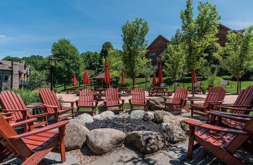 Vernon Condo | Resort | Fireplace | Free Wifi | Pool | Hot Tub | 2nd Floor | 08-24