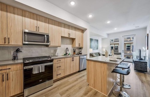 Grantville Apartment | Resort-like 1BR | Skydeck w/Fireplace | Mins to Balboa Park