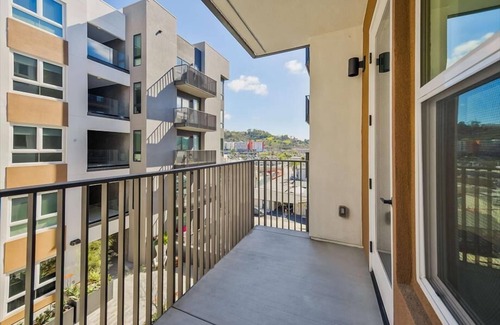 Grantville Apartment | Resort-like 1BR | Skydeck w/Fireplace | Mins to Balboa Park