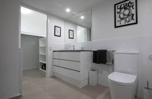 Noosaville Apartment | Resort Living, Luxury Getaway, Close 2 Noosa River
