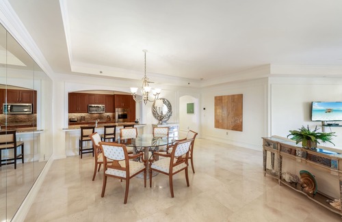 Seven Mile Beach Condo | Resort Ocean View Apartment steps away from 7 Mile Beach at The Ritz-Carlton