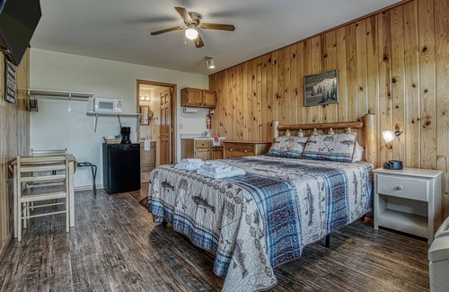 Butternut Resort | Resort Rooms on Butternut Lake