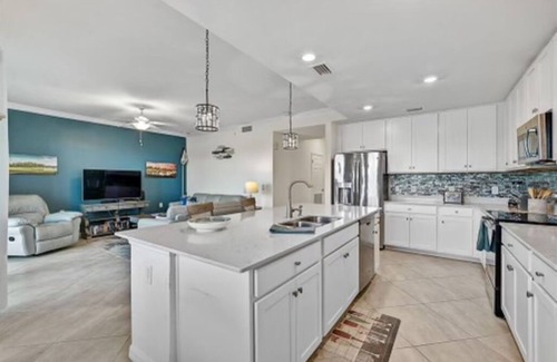Lakewood Ranch Condo | Resort Style 1st Floor Condo in Amazing Lakewood National Golf Community!