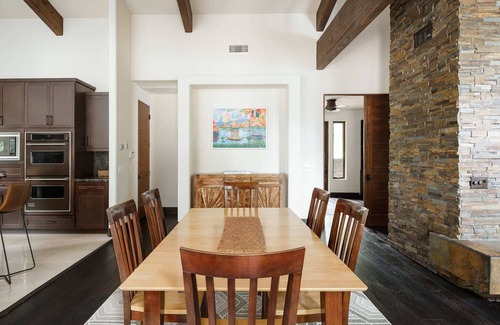 Lake Hodges House | Resort-Style 5 BR Retreat in Lake Hodges W Pool, Jacuzzi, Grill, Volleyball Cour