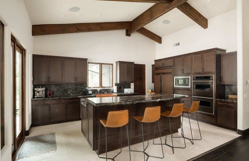 Lake Hodges House | Resort-Style 5 BR Retreat in Lake Hodges W Pool, Jacuzzi, Grill, Volleyball Cour