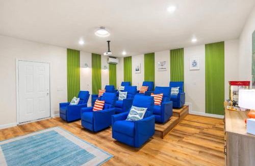 Lake Dallas House | Resort Style Backyard Pool Pickleball Court