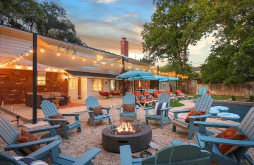 Medical Center District House | Resort Style Backyard Pool Putt Putt Hot Tub