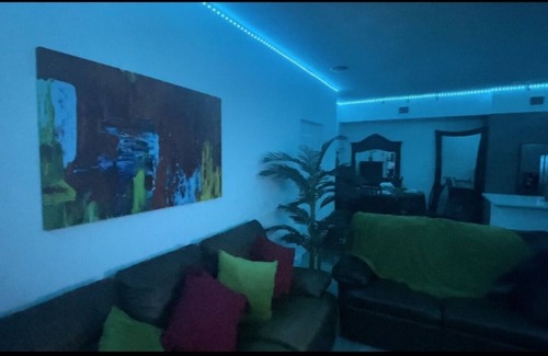 Miami Lakes Apartment | Resort style oversized unit with pool, hammock and gym access