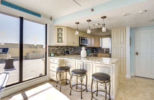 Hudson Condo | Resort-Style Penthouse w/Patio in Hudson!