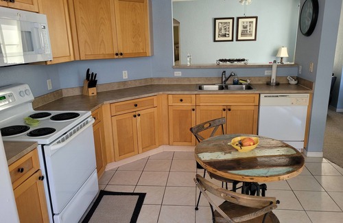 Palm Beach Gardens Condo | Resort Style Vacation Condo with keyless entry