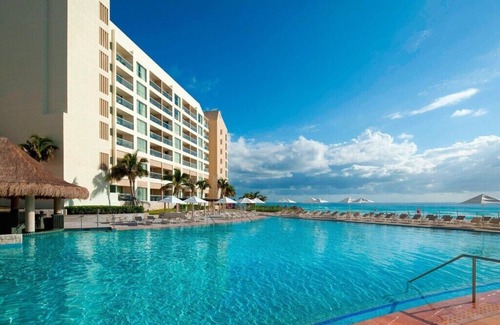 Zona Hotelera Condo | Resort Vacation, Shopping, Relaxing, direct, Ocean access