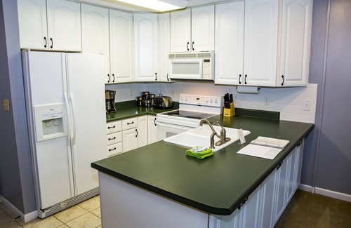 Fairfield Glade Condo | 🌄Resort Vacations at Fairfield Glade TN Remodeled 2 bdr Lake Front Condo, space for extra guests!