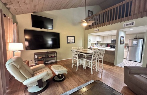 Fairfield Glade Villa | 🌄Resort Vacations at Fairfield Glade TN Spacious Remodeled Villa just steps from golf course!