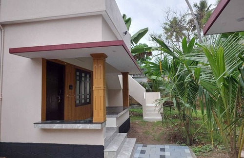 Varkala House | Resort with Swimming Pool and Near To the Beach