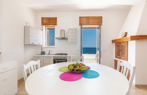 Torre Suda House | Respira Mare by BarbarHouse