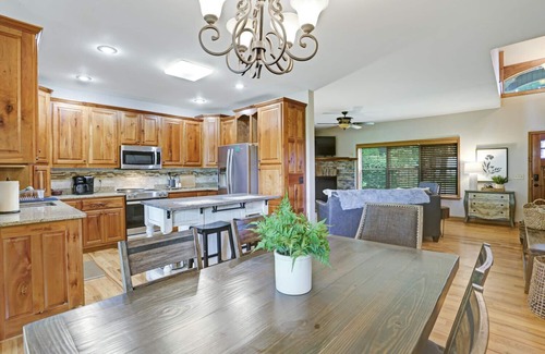 Young Harris House | Respite Ridge with Game Room - Stunning View