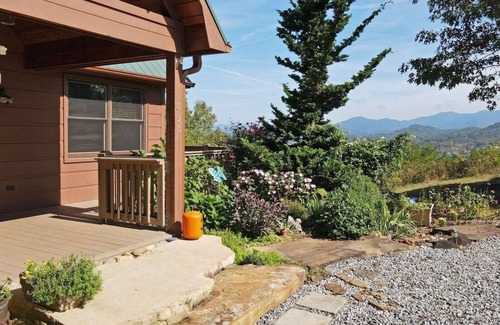 Murphy Cabin | Rest, Relax, and Reset - 4 bd/3 bth - 5min to town