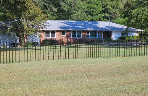 Conyers House | Rest & Relax in our cozy 5 Bedroom House