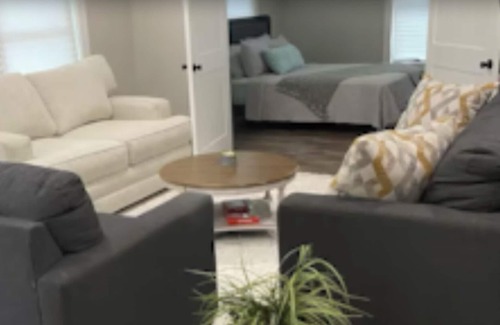 Guntersville House | Rest & Repeat Comfy Cosey - Charm Lake Guntersville