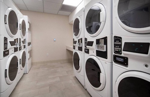 Downtown House | Rest well at our extended-stay hotel in Glendale, CA