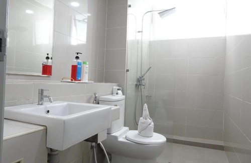 Downtown Kota Kinabalu Apartment | reSTARY - K Universe, Sutera Avenue Infinity Pool - Imago Opposite - KK City- 3BR,10Pax 来沙旅 K歌宇宙主题公寓 - 无边际日落海景泳池 - Imago商场对面 - KK市中心 - 3房10人