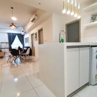 Downtown Kota Kinabalu Apartment | reSTARY - Snow White, Sutera Avenue Infinity Pool - Imago Opposite - KK City- 2BR,5Pax 来沙旅 白雪公主主题公寓 - 无边际日落海景泳池 - Imago商场对面 - KK市中心 - 2房5人