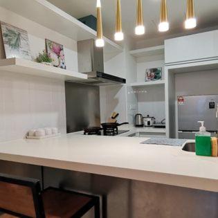 Downtown Kota Kinabalu Apartment | reSTARY - Snow White, Sutera Avenue Infinity Pool - Imago Opposite - KK City- 2BR,5Pax 来沙旅 白雪公主主题公寓 - 无边际日落海景泳池 - Imago商场对面 - KK市中心 - 2房5人