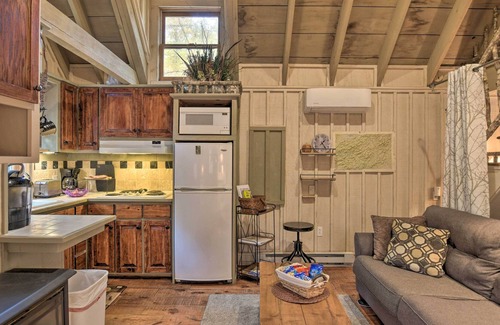 Cleveland Cabin | Restful Creekside Retreat by Table Rock State Park