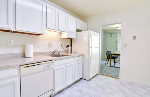 Crystal City Apartment | Restful Stay in DC Apartments