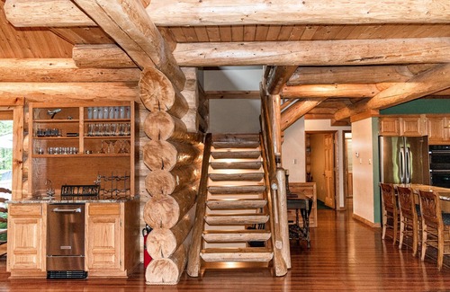 Mid America House | RestfulLodge - Lakefront/15 Acres/Private Dock/Private Disc Golf Course/Kayaks