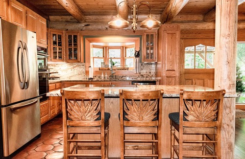 Mid America House | RestfulLodge - Lakefront/15 Acres/Private Dock/Private Disc Golf Course/Kayaks