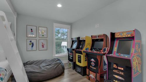 Treetop House | Resting Beach Face